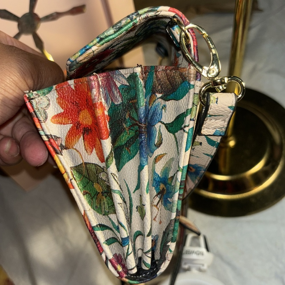 NWOT Floral Steve Madden crossbody w/removable strap - Picture 11 of 12